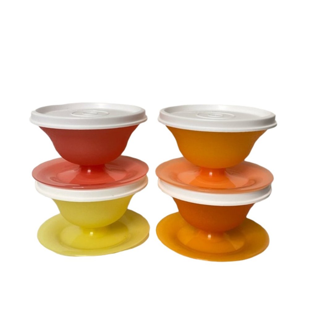 Vintage Tupperware 4oz Dessert Cups With Lids set of 4